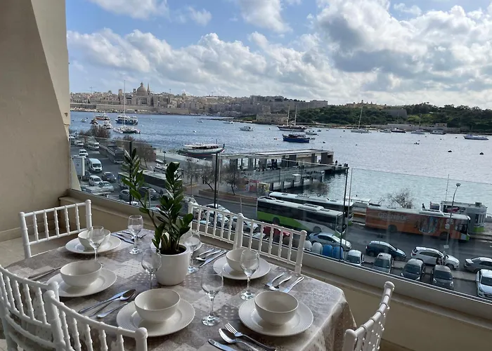 Galileo - Sliema Seafront Luxury Apartment