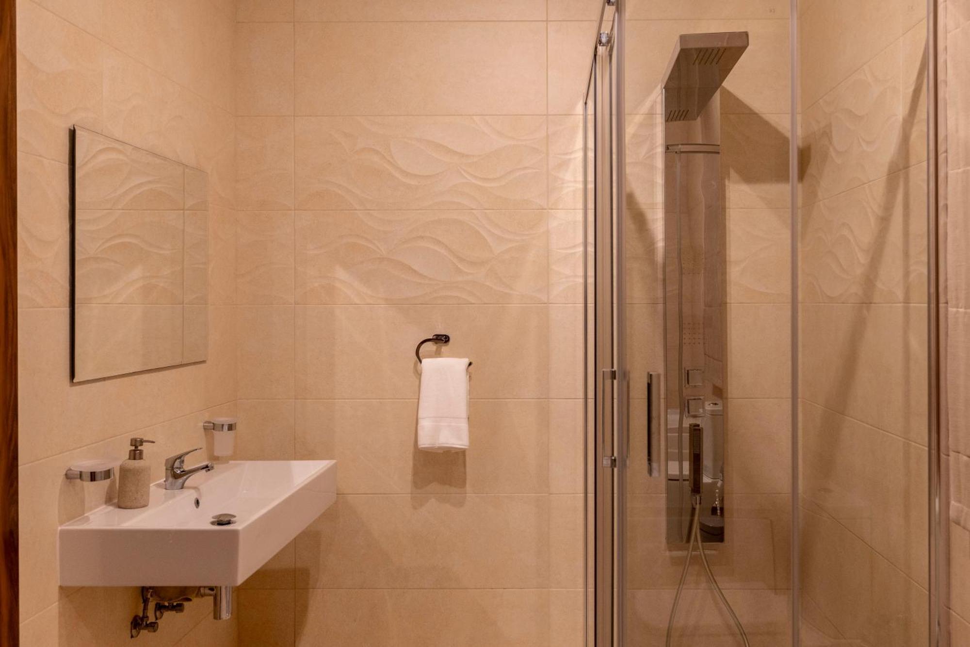 Apartment Galileo - Seafront Luxury Sliema